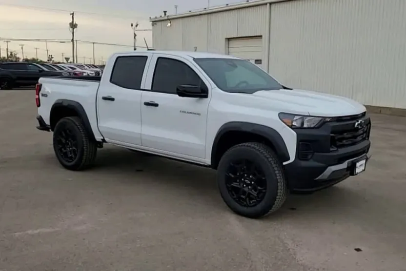 2026 Chevrolet Colorado Trail Boss photo 1