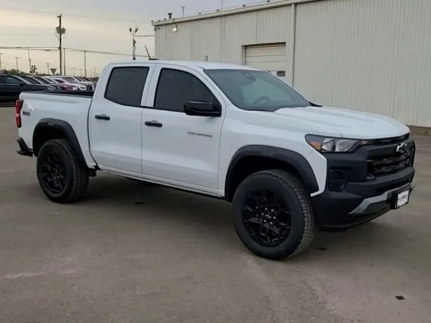 2026 Chevrolet Colorado Trail Boss photo 1