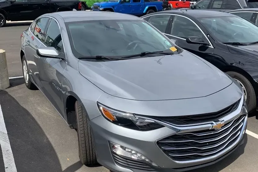 2024 Chevrolet Malibu 1LT photo 1