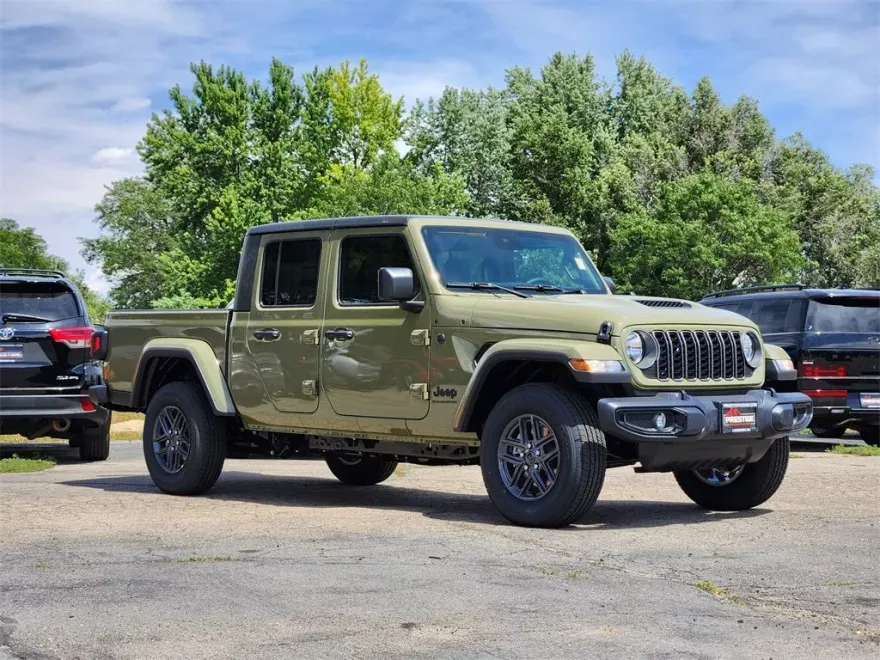 2025 Jeep Gladiator Sport S photo 1