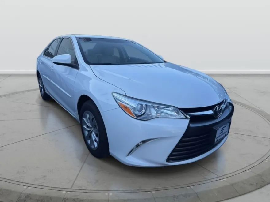 2017 Toyota Camry XLE XSE photo 1