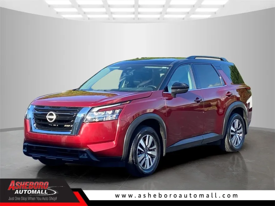 2022 Nissan Pathfinder SL photo 1