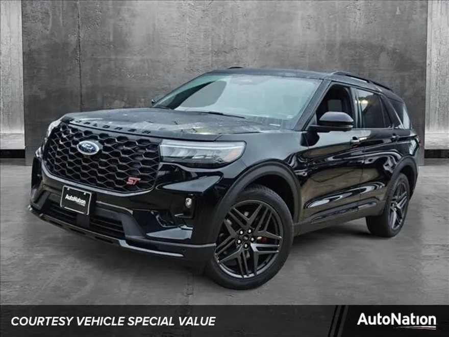 2025 Ford Explorer ST photo 1