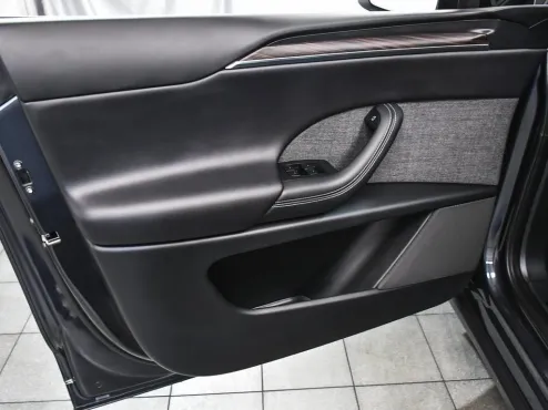 2024 Tesla Model X photo 4