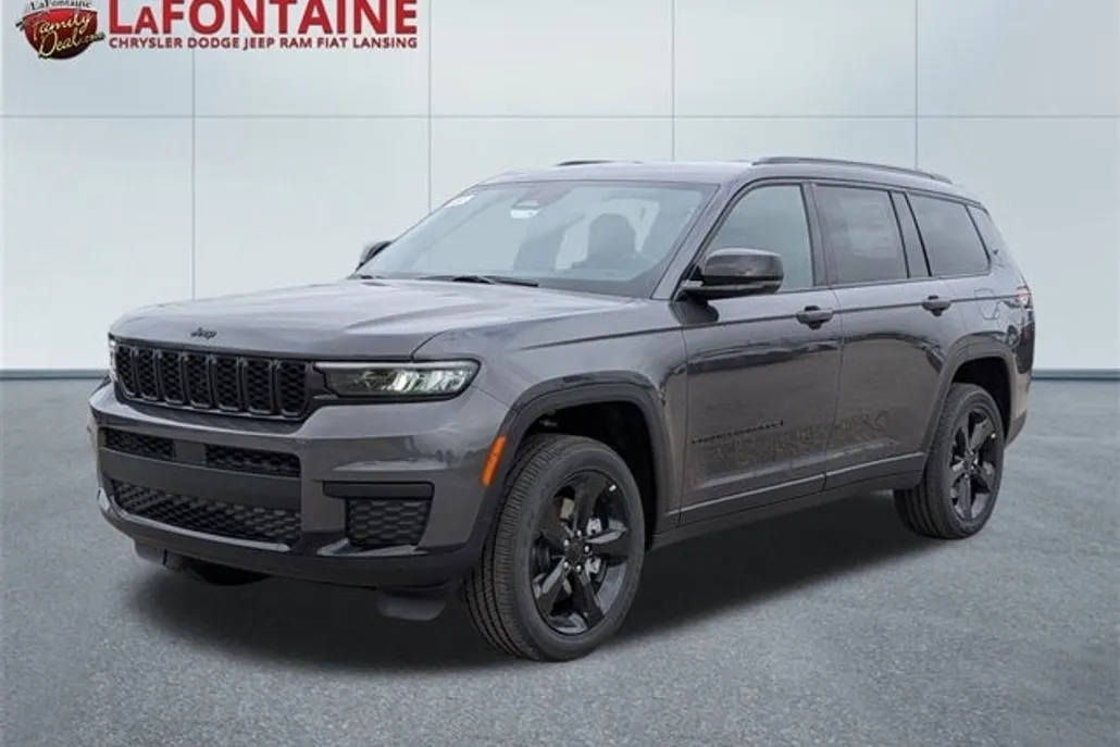 2025 Jeep Grand Cherokee Altitude photo 1
