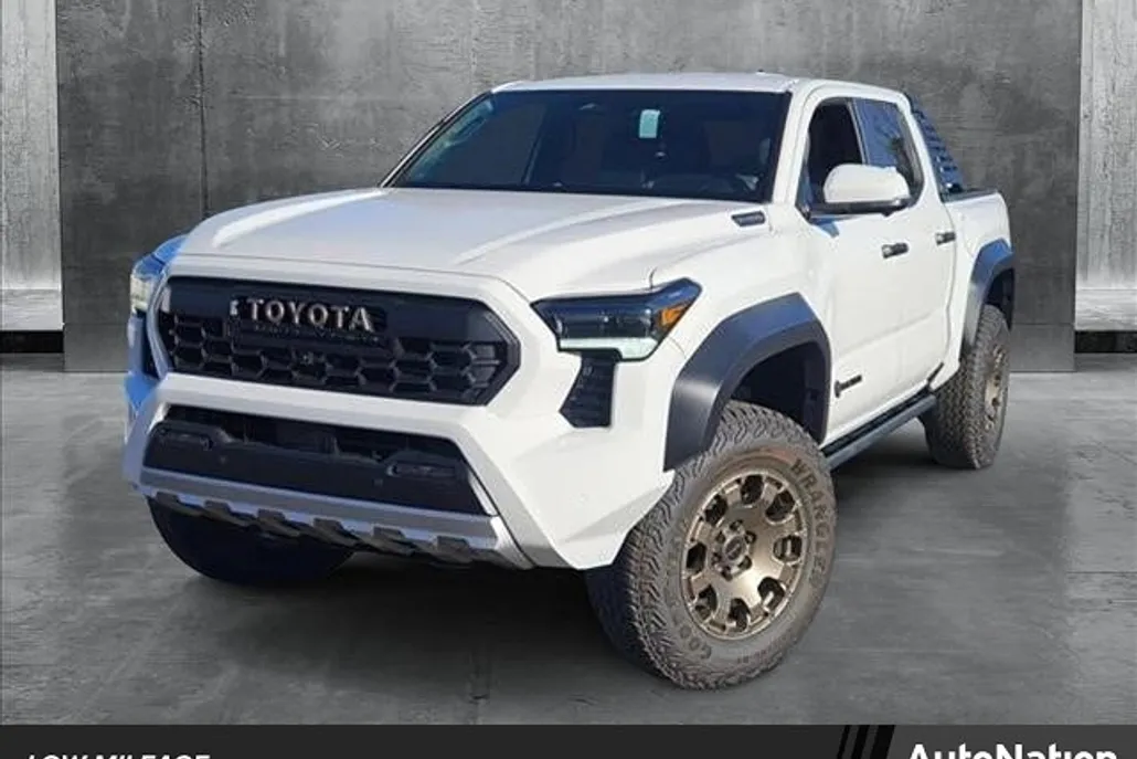 2024 Toyota Tacoma Trailhunter photo 1