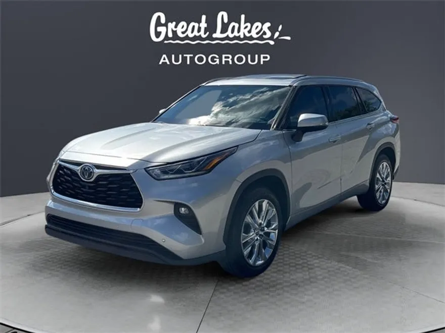 2022 Toyota Highlander Hybrid Limited photo 1