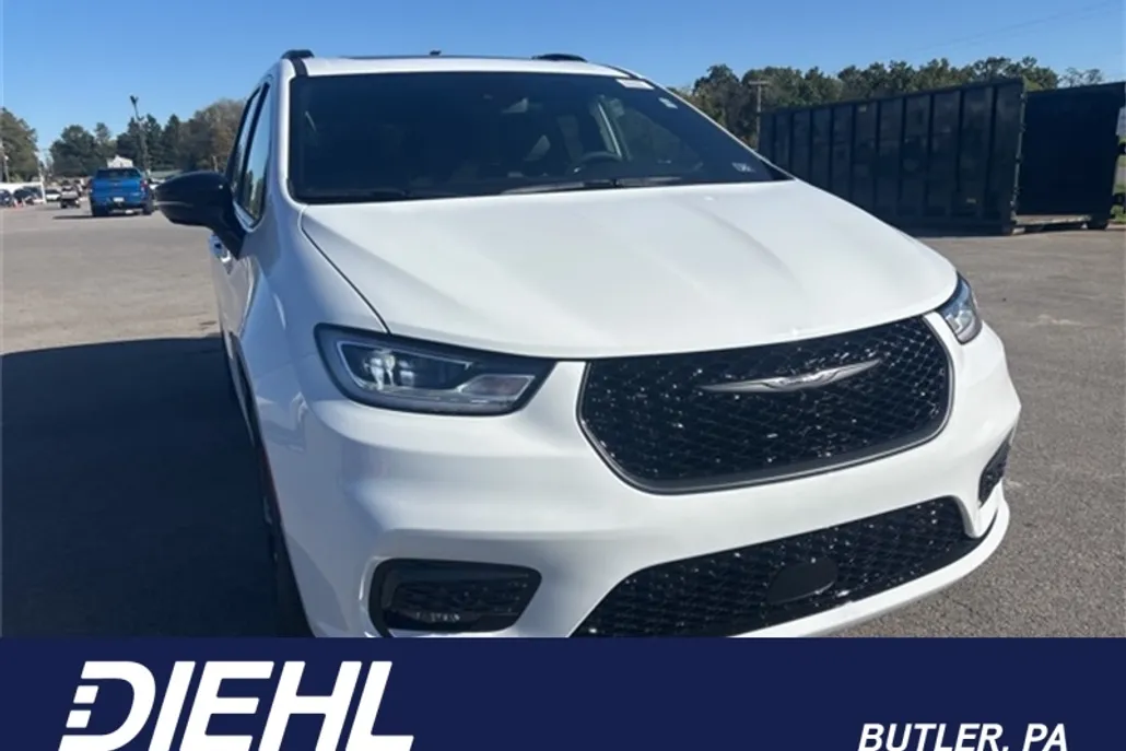 2026 Chrysler Pacifica Limited photo 1