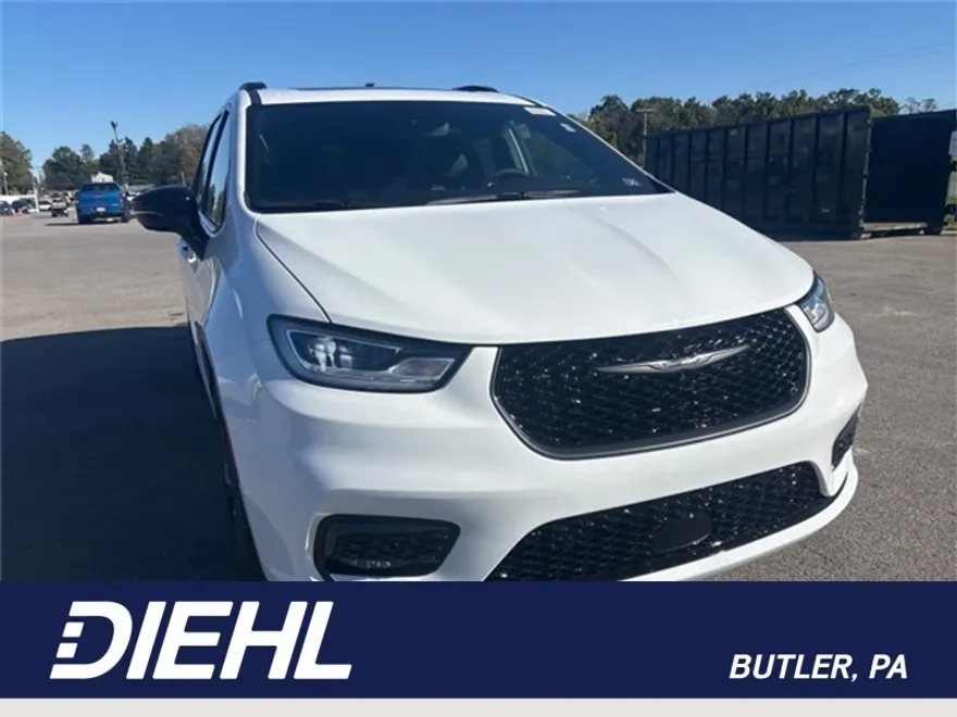 2026 Chrysler Pacifica Limited photo 1