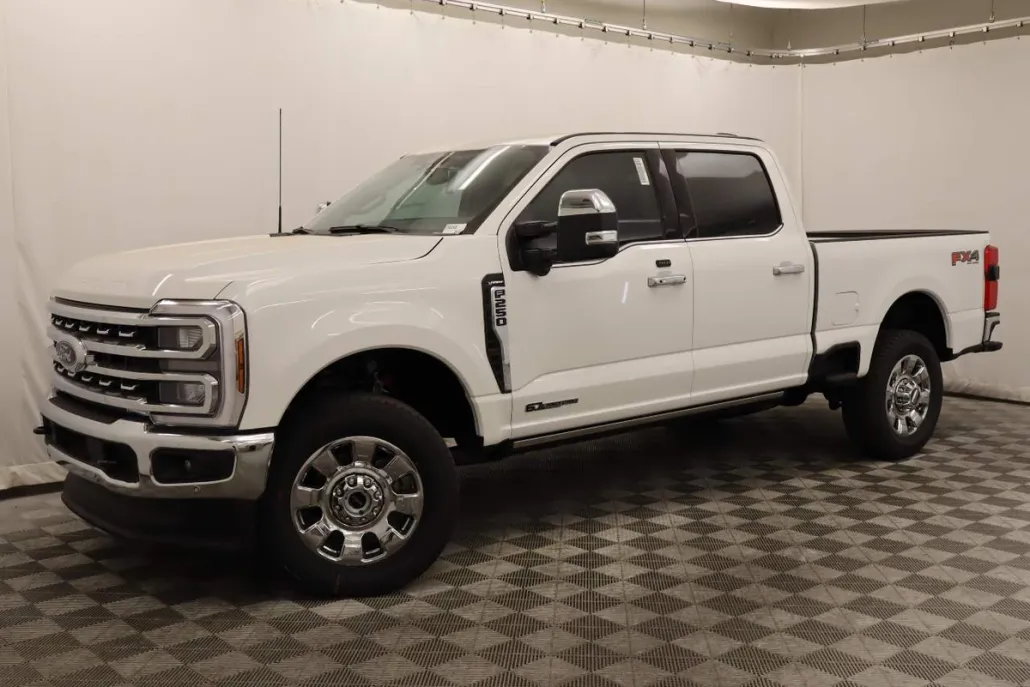 2025 Ford F-250 Lariat photo 1
