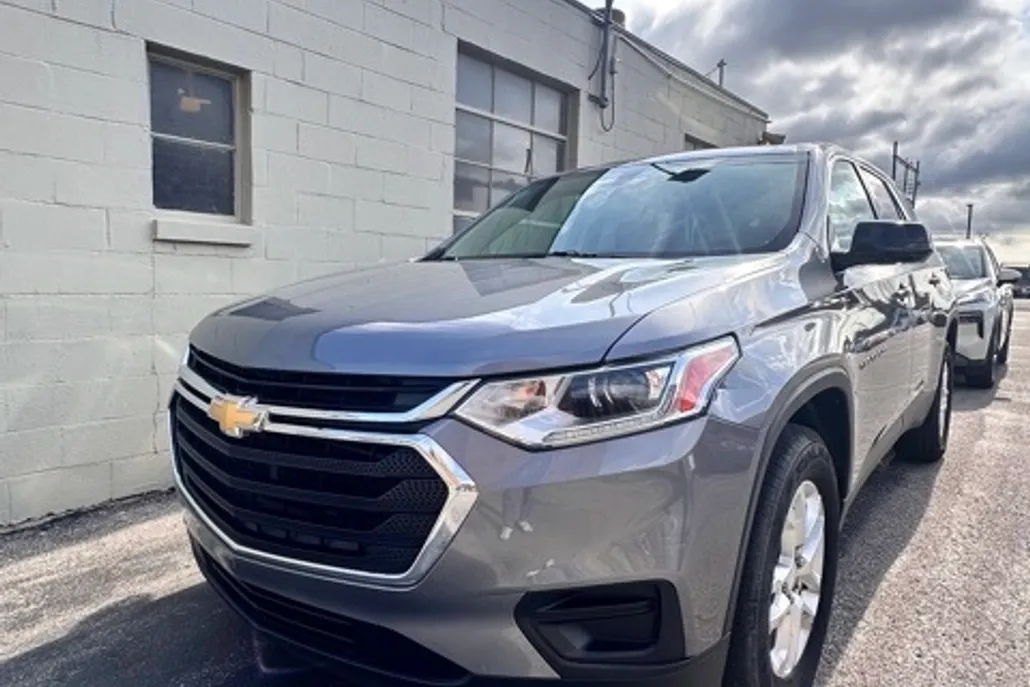 2019 Chevrolet Traverse LS photo 1