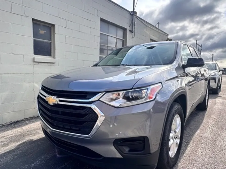 2019 Chevrolet Traverse LS photo 1