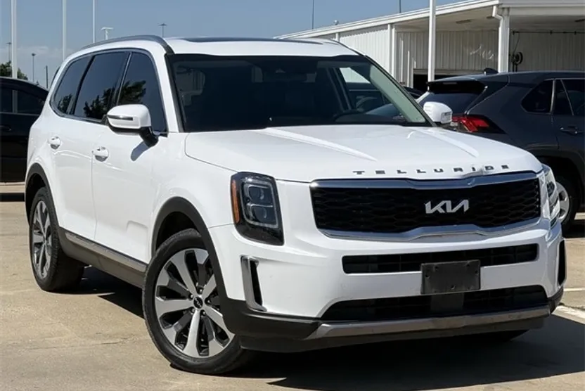 2022 Kia Telluride EX photo 1