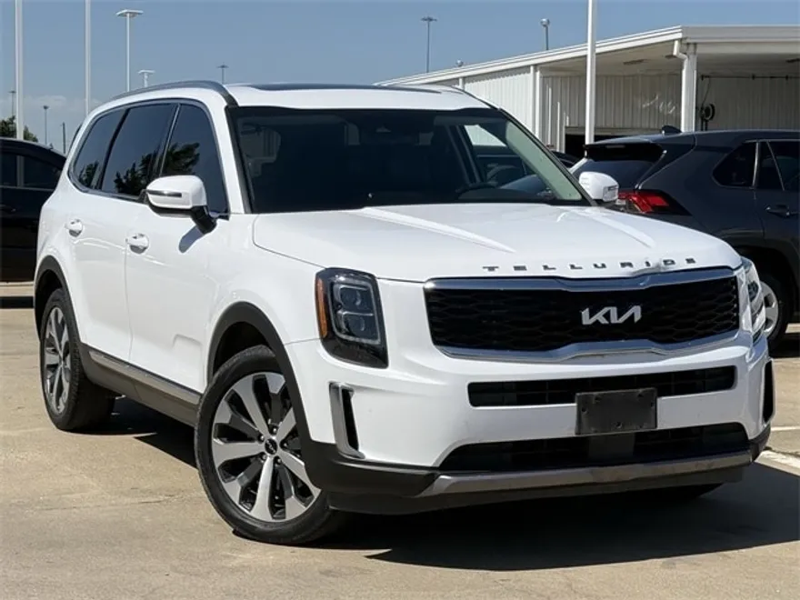2022 Kia Telluride EX photo 1