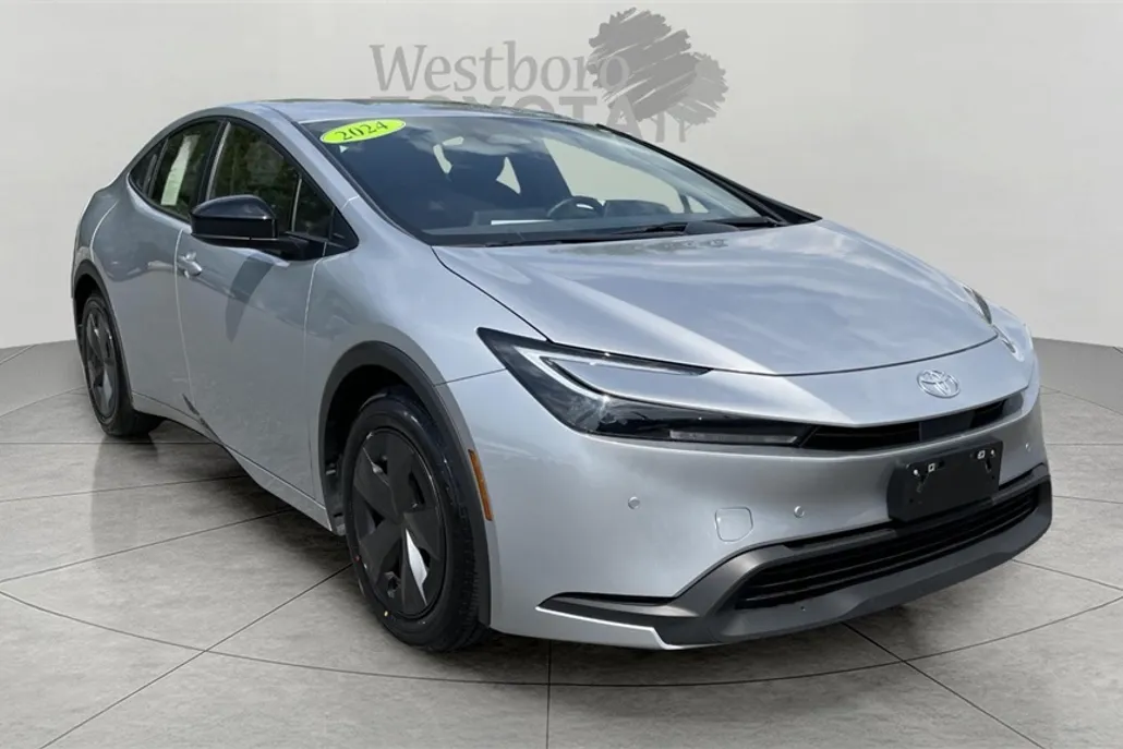 2024 Toyota Prius LE photo 1