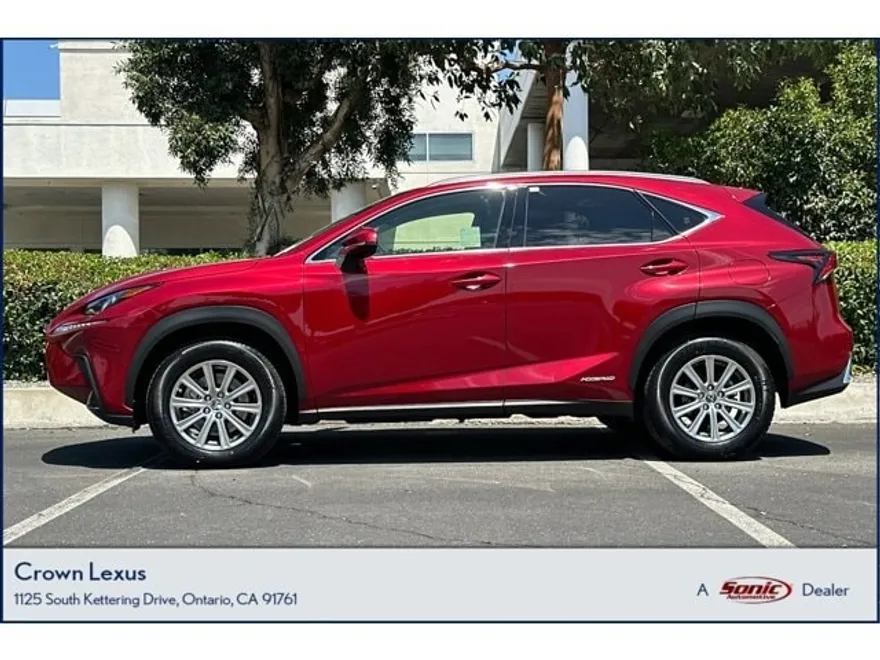 2019 Lexus NX 300h Luxury photo 1
