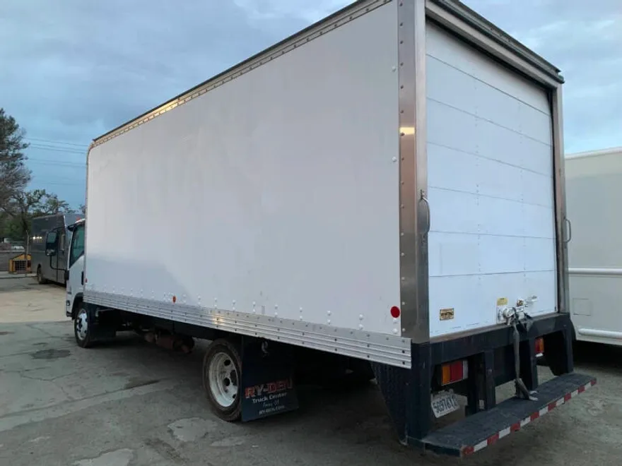 2016 Isuzu NPR photo 1