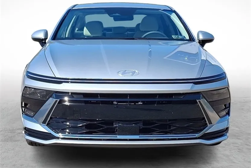 2025 Hyundai Sonata Hybrid SEL photo 1