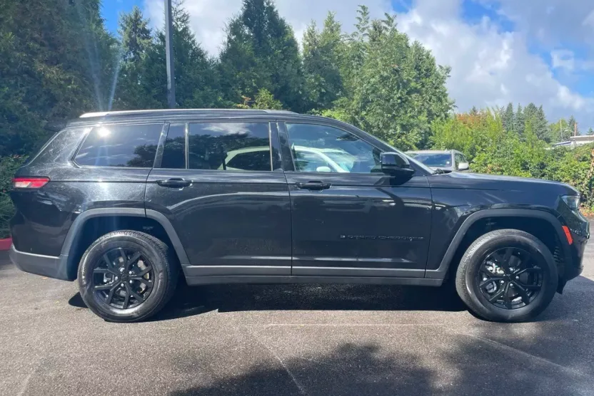 2024 Jeep Grand Cherokee Altitude photo 1