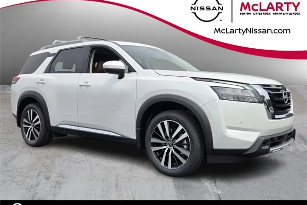 2025 Nissan Pathfinder Platinum photo 1