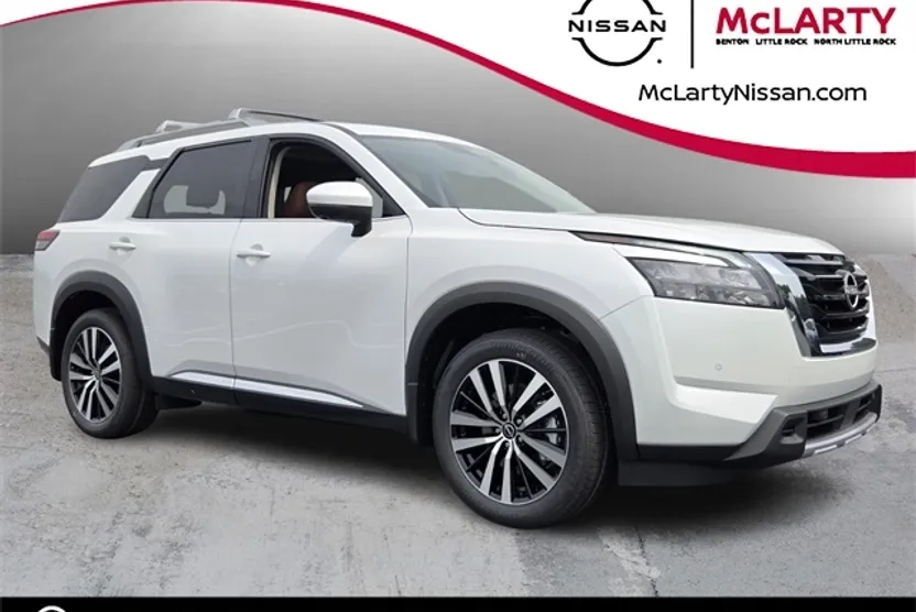 2025 Nissan Pathfinder Platinum photo 1