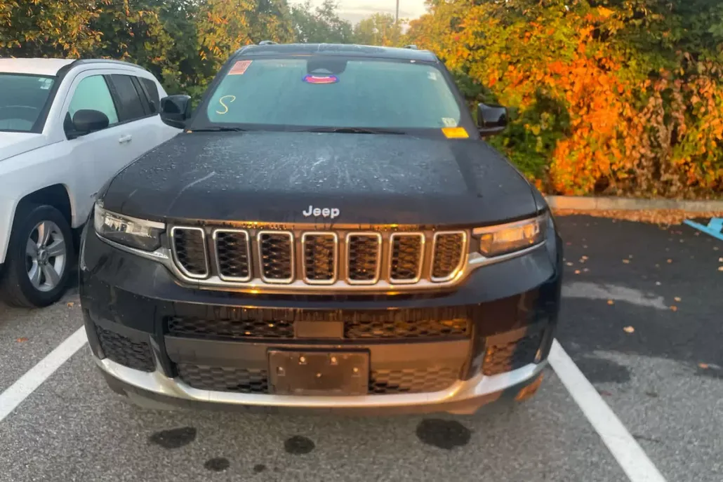 2022 Jeep Grand Cherokee Laredo photo 1
