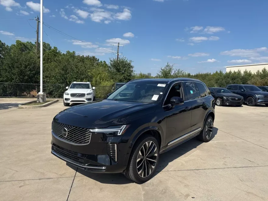 2025 Volvo XC90 Plus photo 1