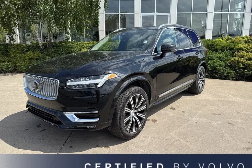 2025 Volvo XC90 B5 Core photo 1