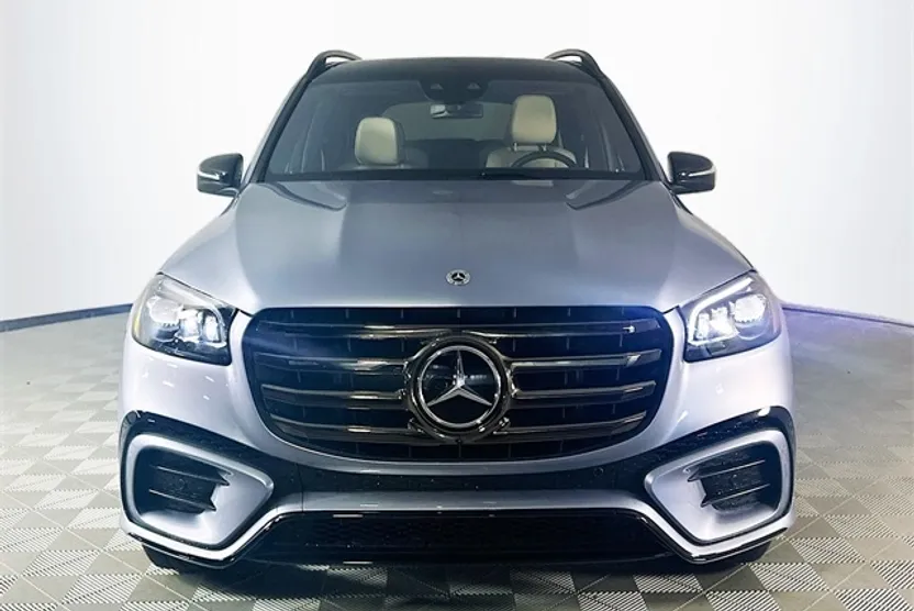 2026 Mercedes Benz GLS 450 4MATIC photo 1