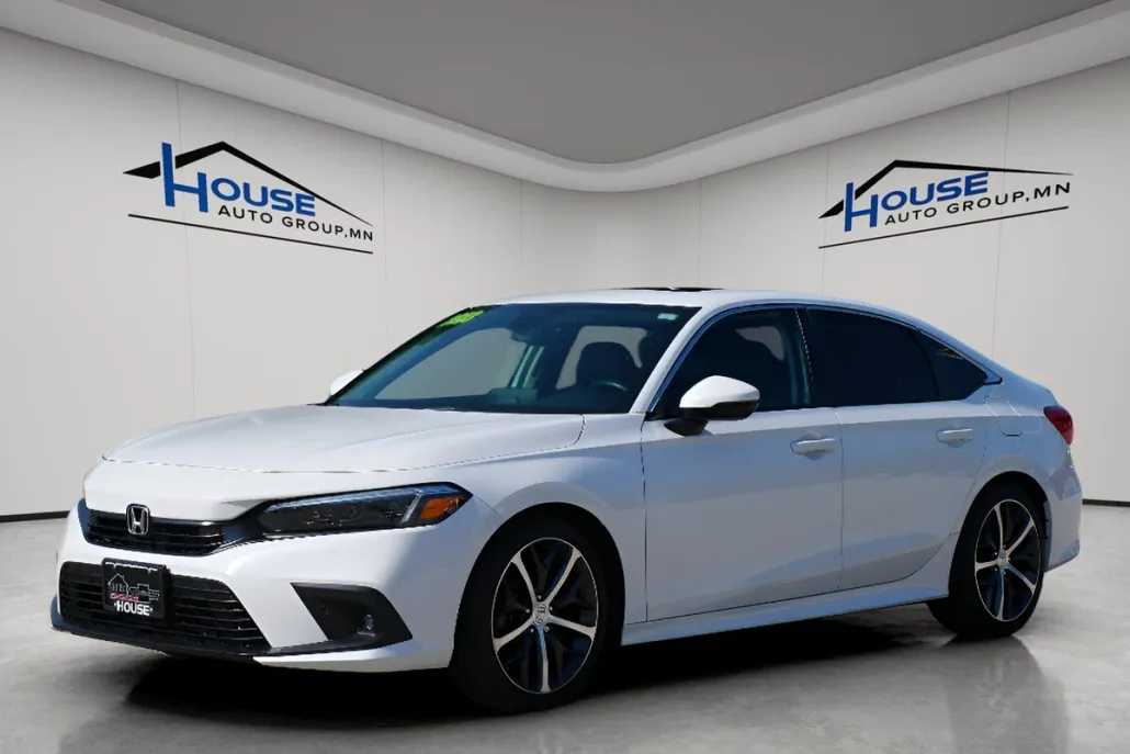 2023 Honda Civic Touring photo 1