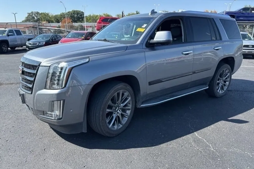 2019 Cadillac Escalade Luxury photo 1