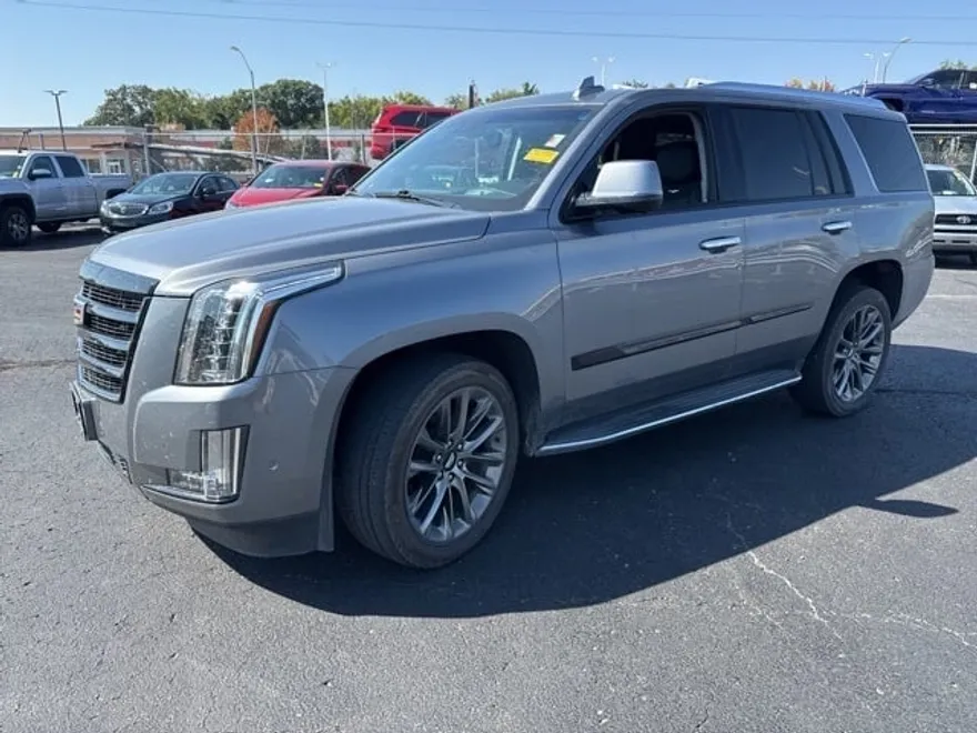 2019 Cadillac Escalade Luxury photo 1