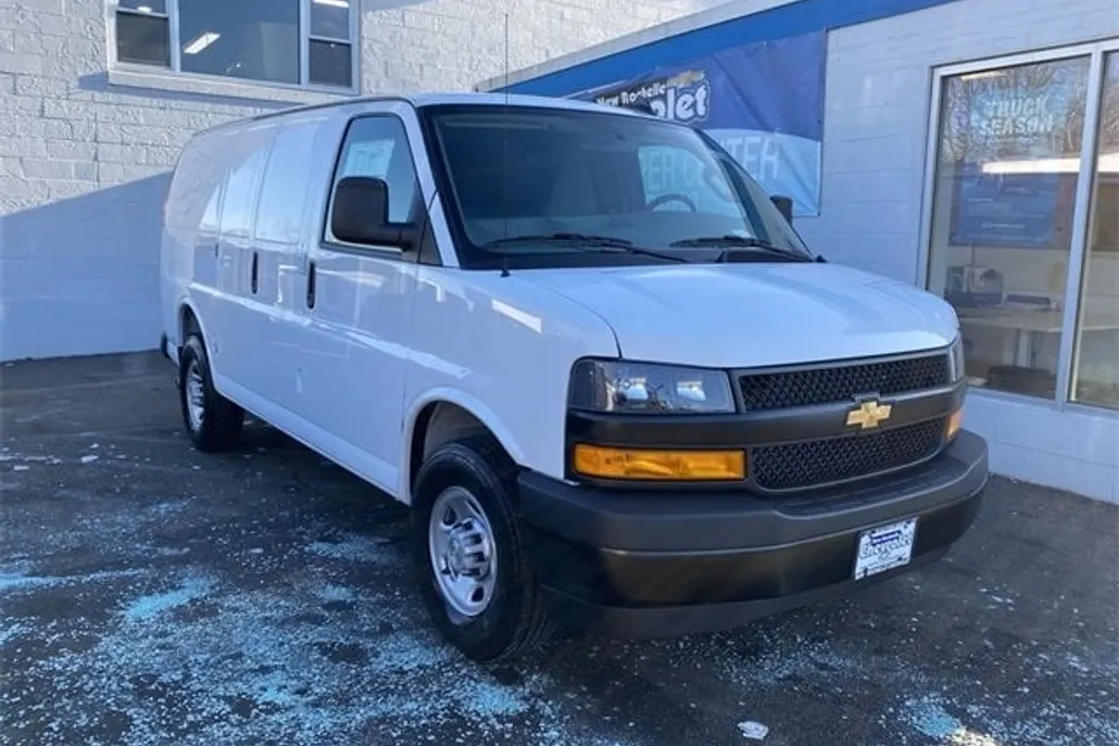 2025 Chevrolet Express Cargo 2500 photo 1