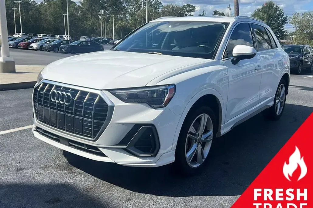 2020 Audi Q3 45 TFSI S line Premium photo 1