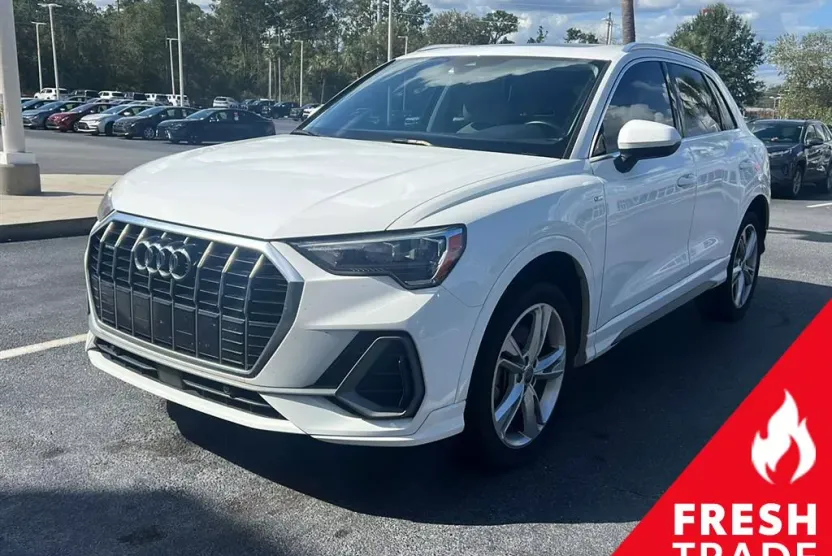 2020 Audi Q3 45 TFSI S line Premium photo 1