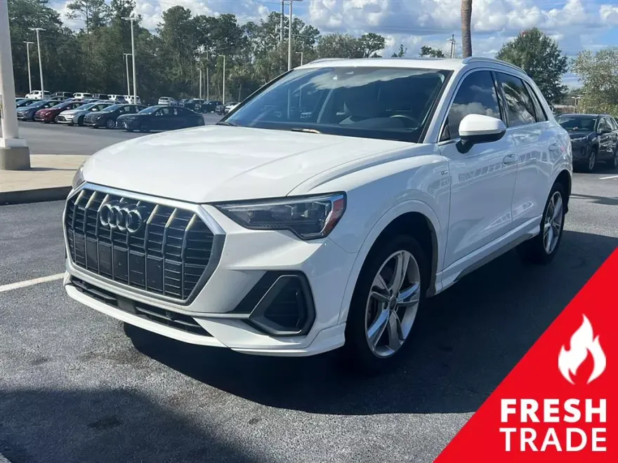 2020 Audi Q3 45 TFSI S line Premium photo 1