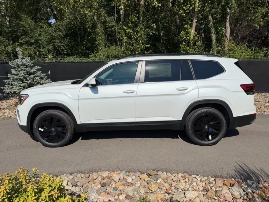 2026 Volkswagen Atlas SE Technology photo 1