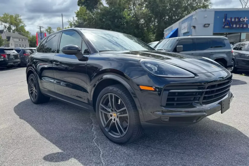 2019 Porsche Cayenne S photo 1