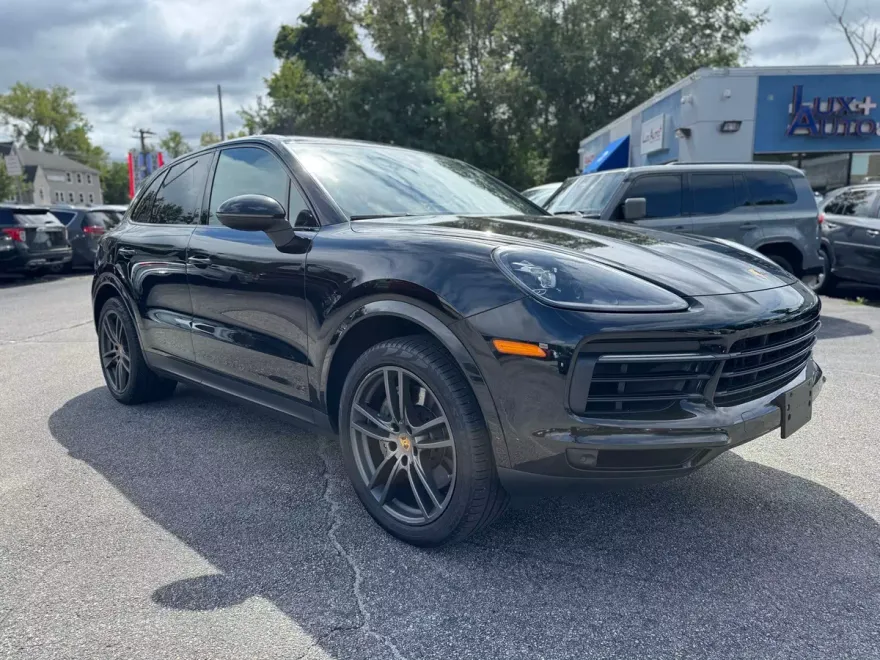 2019 Porsche Cayenne S photo 1
