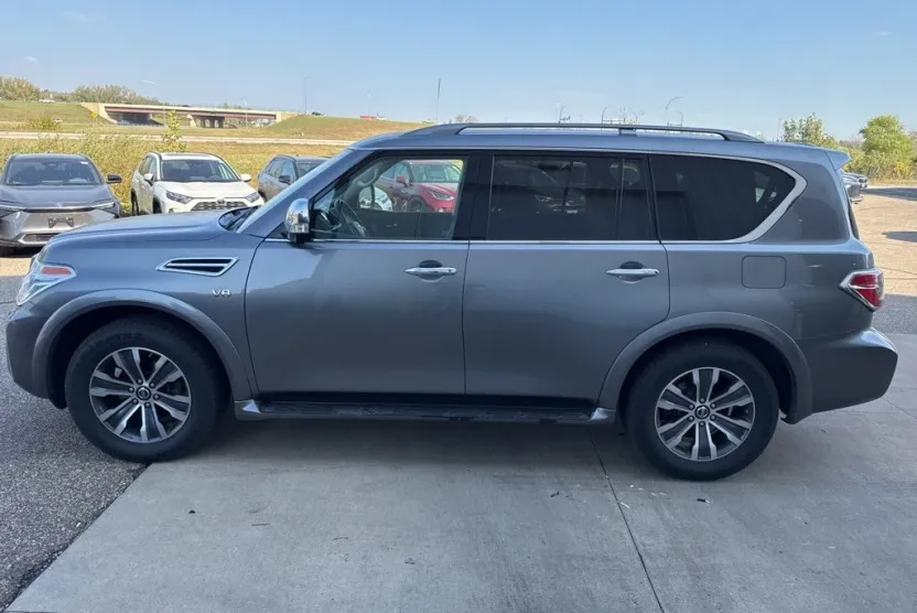 2018 Nissan Armada SL photo 1