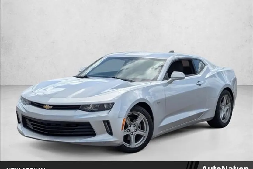 2016 Chevrolet Camaro 1LT photo 1