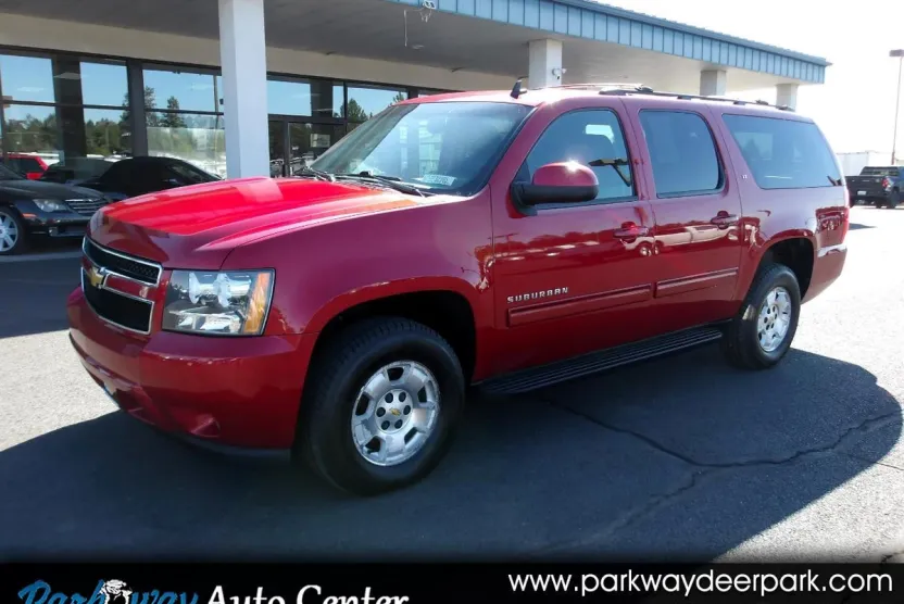 2013 Chevrolet Suburban 1500 photo 1