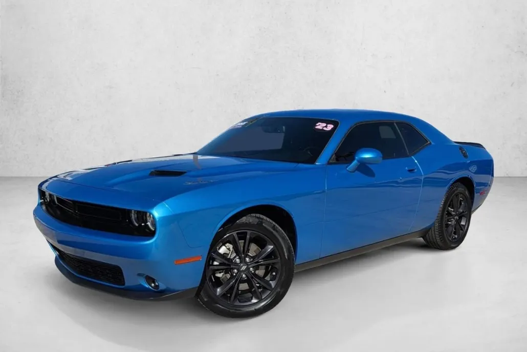 2023 Dodge Challenger SXT photo 1