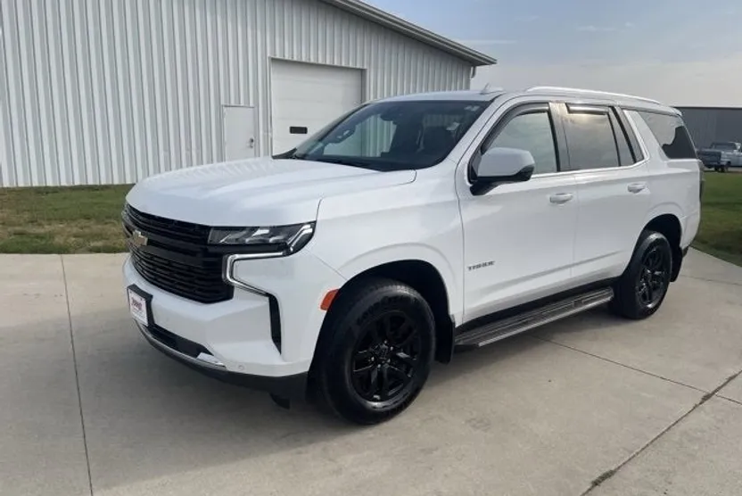 2021 Chevrolet Tahoe LT photo 1