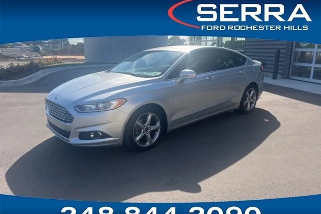 2016 Ford Fusion SE photo 1