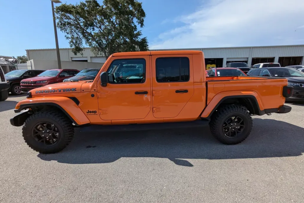 2025 Jeep Gladiator Sport photo 1