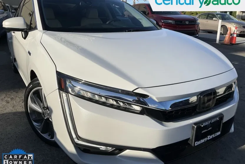 2019 Honda Clarity Plug-In Hybrid photo 1