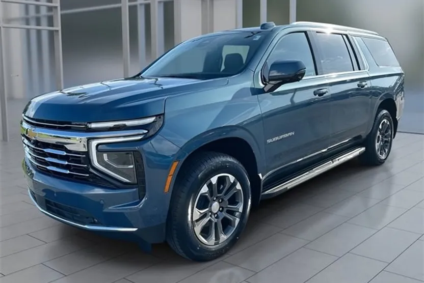2025 Chevrolet Suburban LT photo 1