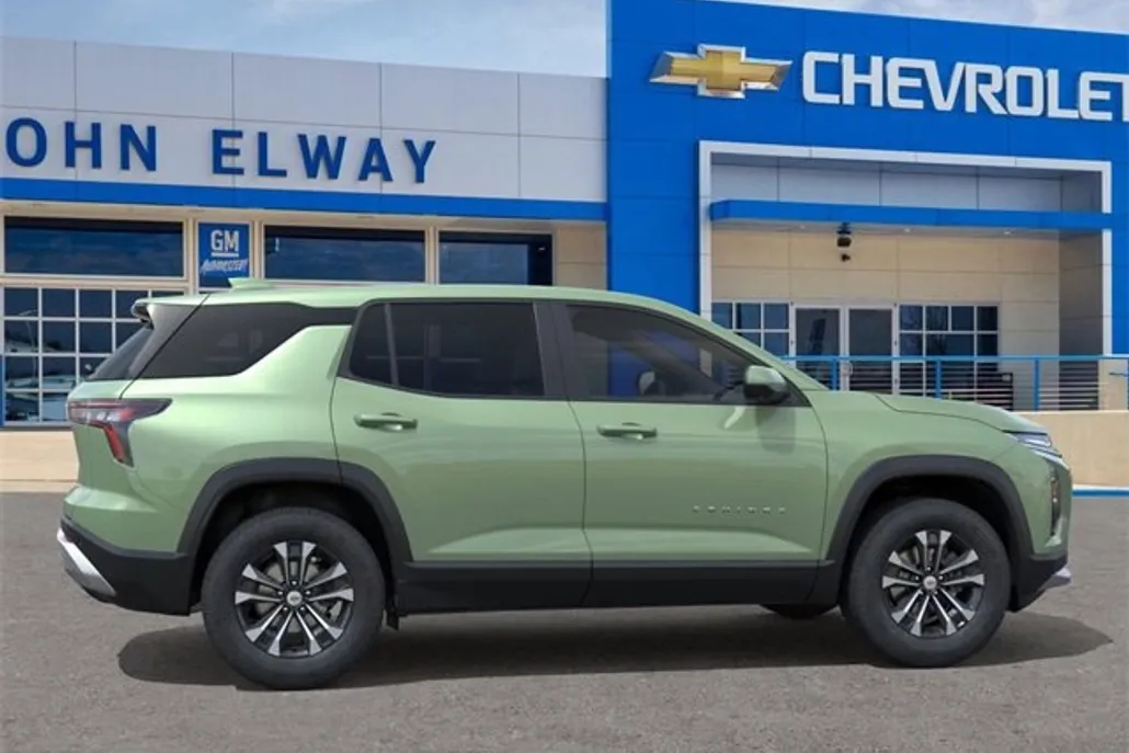 2026 Chevrolet Equinox LT photo 1