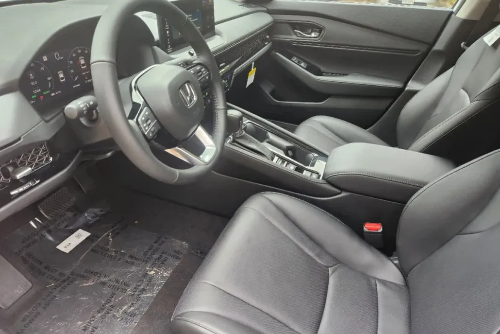 2025 Honda Accord Hybrid Touring photo 1